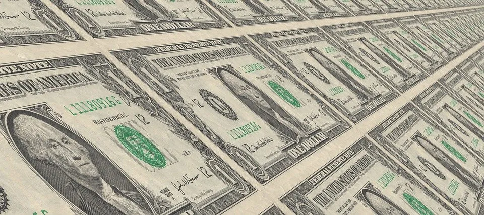 Risky Derivatives + Govt Bonds = Free Money